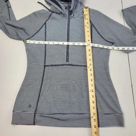 ATHLETA | Heavenly Hail Blue White Striped Polka Dot Hoodie Sz Small - Picture 14 of 15